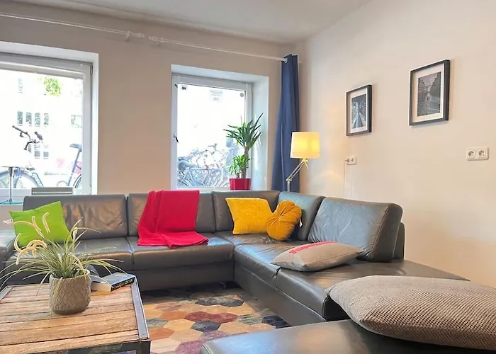 Gemütliche, große 6-ZKB,EG-Wohnung im Herzen Eimsbüttels-2WC&2Duschen Hamburg